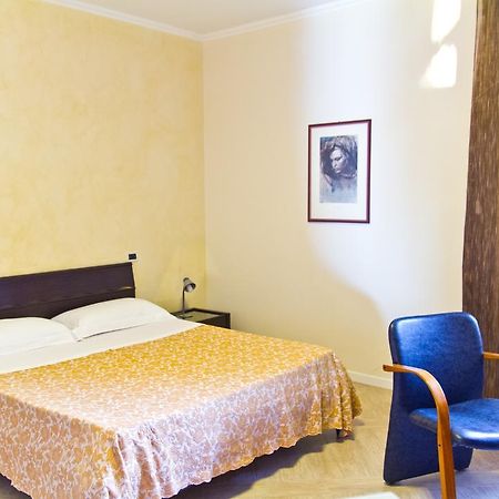 B&B Azzurra เปสการา ภายนอก รูปภาพ