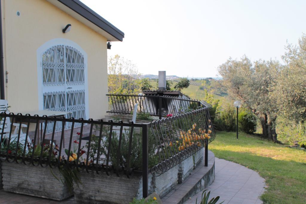 B&B Azzurra เปสการา ภายนอก รูปภาพ